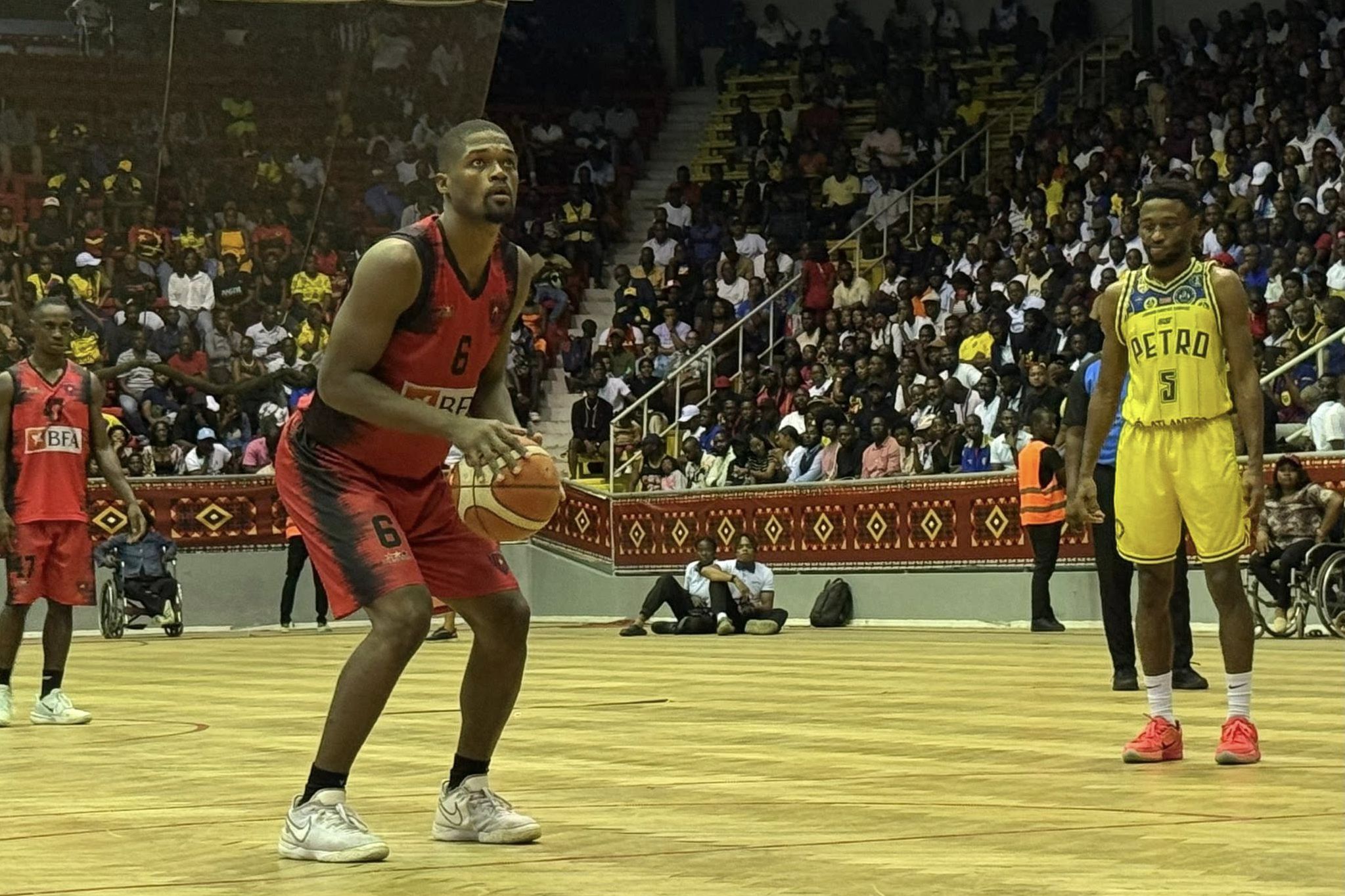 1.º de Agosto bem tentou, mas Petro foi mais forte na fase de grupos... A partir de agora é mesmo a doer... Quem perder fica pelo caminho....