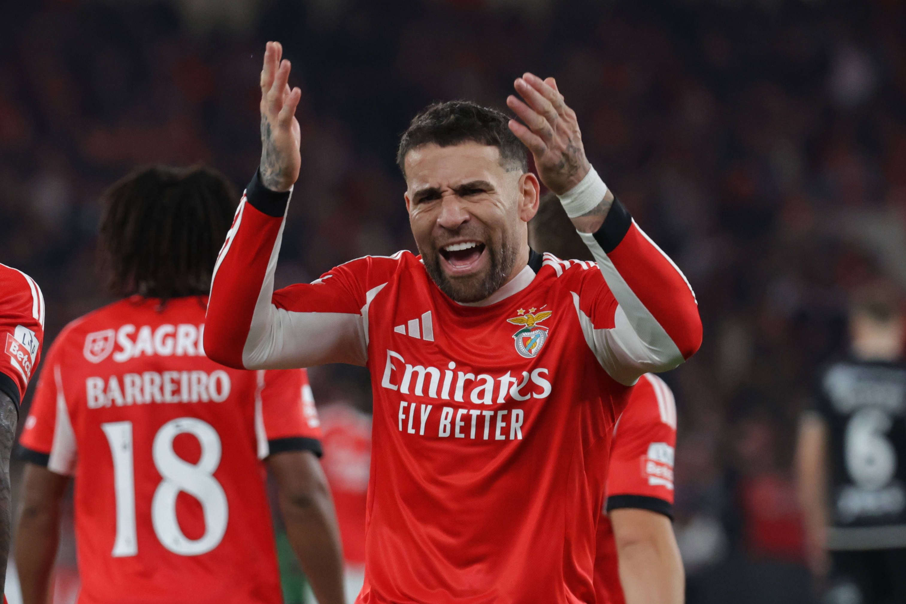 Otamendi, central e capitão da equipa do Benfica (foto: Imago)
