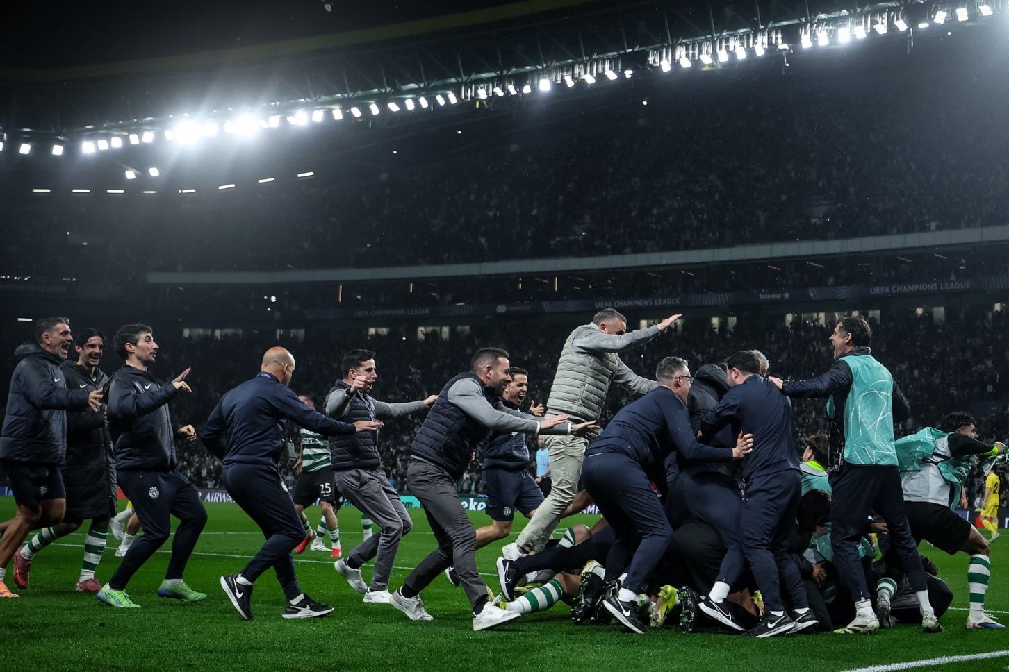 Euforia leonina na celebração do 5-0 ao Bodo/Glimt que valeu a passagem aos oitavos da Champions - Foto: SPORTING CP