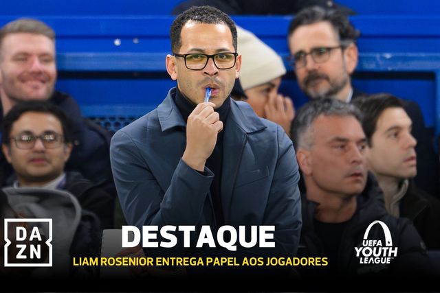 Com dez minutos para acabar e a perder 2-8, Rosenior entrega papel a Garnacho