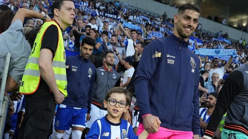 Cláudio Ramos entrou ao lado do filho no jogo com o V. Guimarães: «inesquecível»