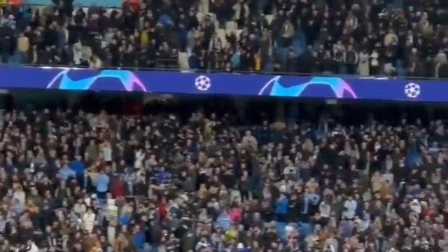 Rudiger festejou com colegas e ainda deu para sprint até aos adeptos