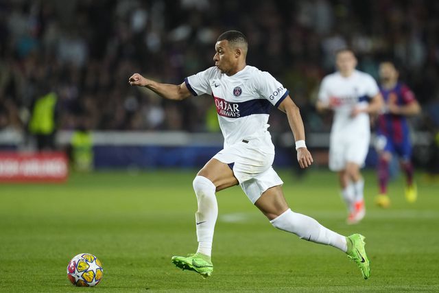 Insultos, gritos e empurrões no final do Barcelona-PSG