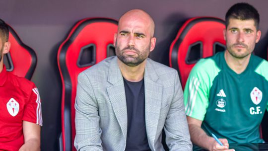 Oficial: Celta renova contrato com treinador até 2025