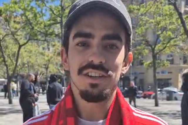 Adepto do Benfica em Marselha