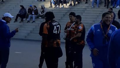 Ambiente a ferver no Vélodrome a três horas do Marselha-Benfica