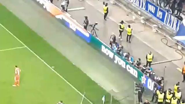 Rede protege Di María para bater pontapé de canto