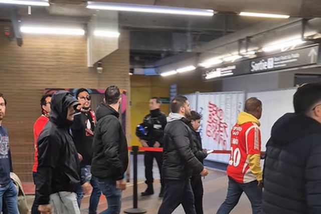 Adeptos do Benfica chegam ao Vélodrome com escolta policial