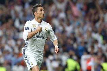 Há oito anos Ronaldo fazia história (e 'hat trick') na UEFA Champions League