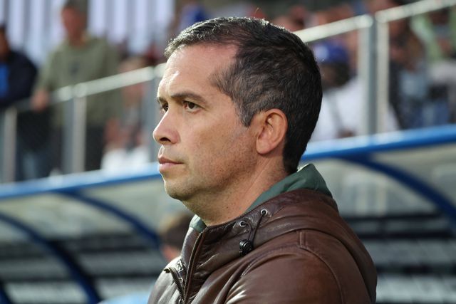 Luís Castro vence e continua a sonhar com Ligue 1