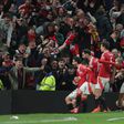 Jogadores do Manchester United celebram golo de Maguire