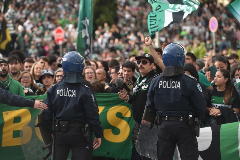 Adeptos recebem Sporting em Alvalade antes do jogo com o Moreirense (Foto: Miguel Nunes)