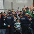Adeptos recebem Sporting em Alvalade antes do jogo com o Moreirense (Foto: Miguel Nunes)