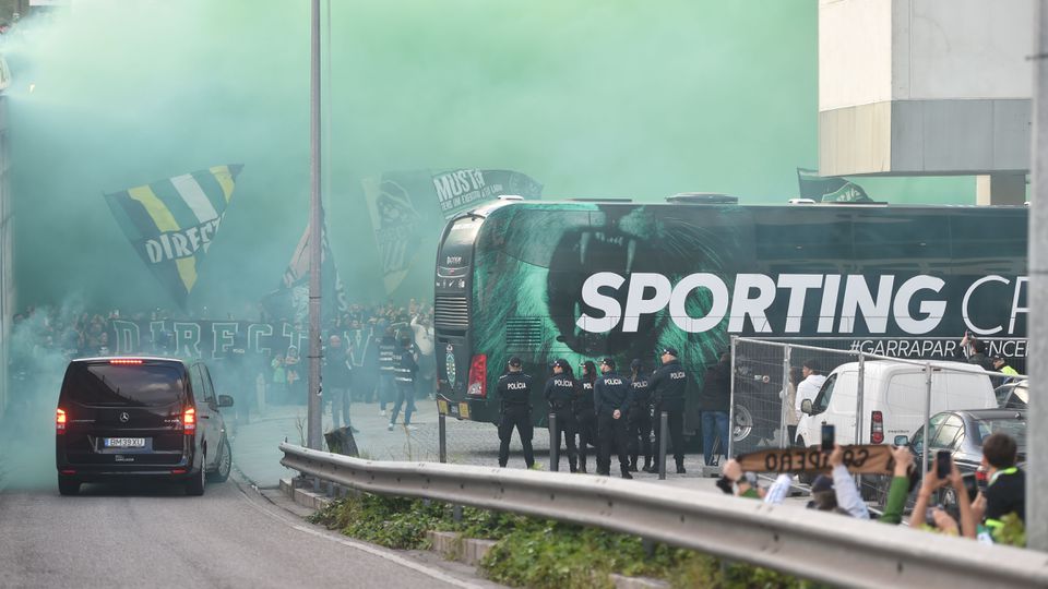 Adeptos recebem Sporting em Alvalade antes do jogo com o Moreirense (Foto: Miguel Nunes)