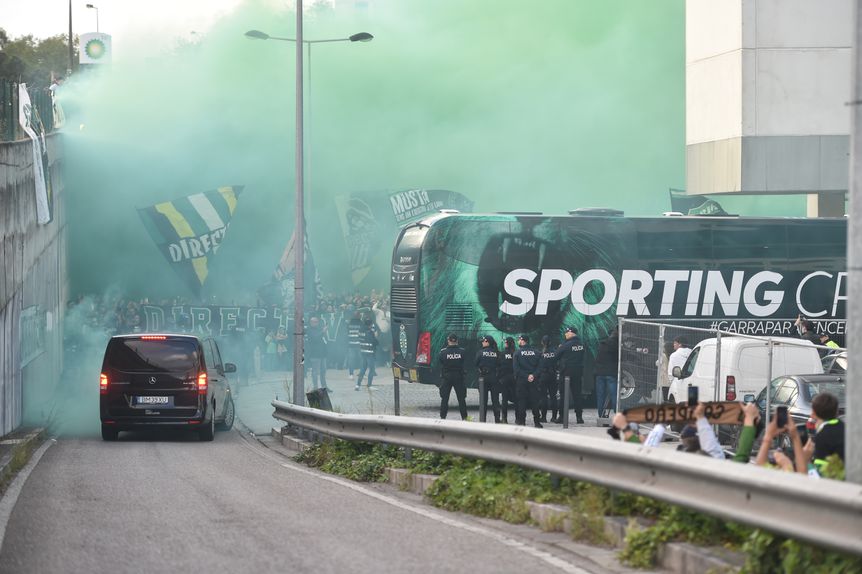 Adeptos recebem Sporting em Alvalade antes do jogo com o Moreirense (Foto: Miguel Nunes)