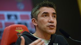Treinador do Benfica tem estratégia para falar de cartões amarelos