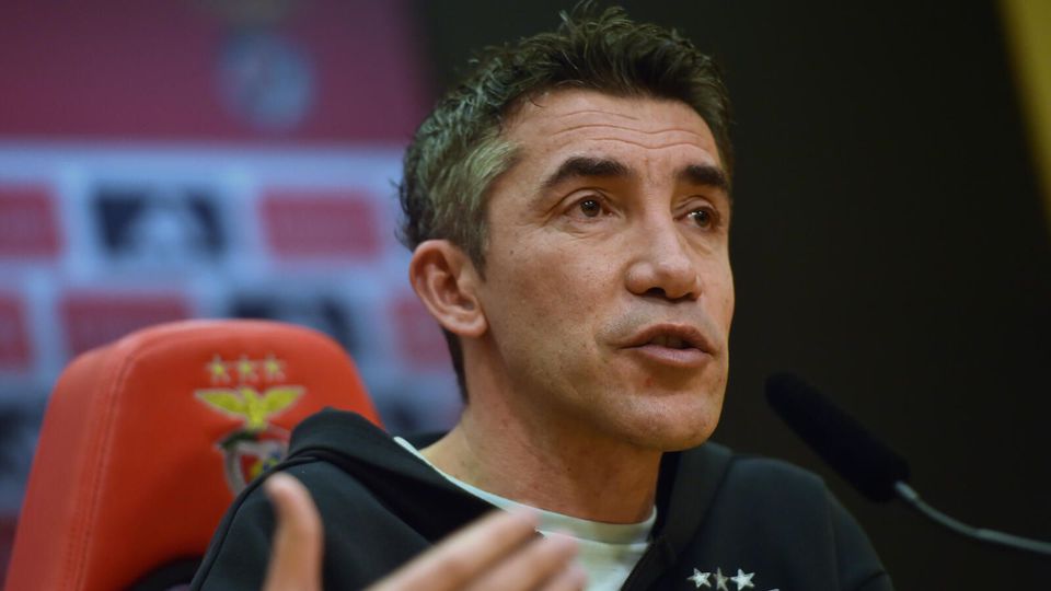 Treinador do Benfica tem estratégia para falar de cartões amarelos