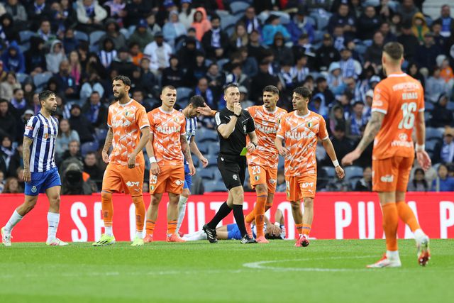 Árbitro do FC Porto-Famalicão. Foto: Catarina Morais/Kapta+