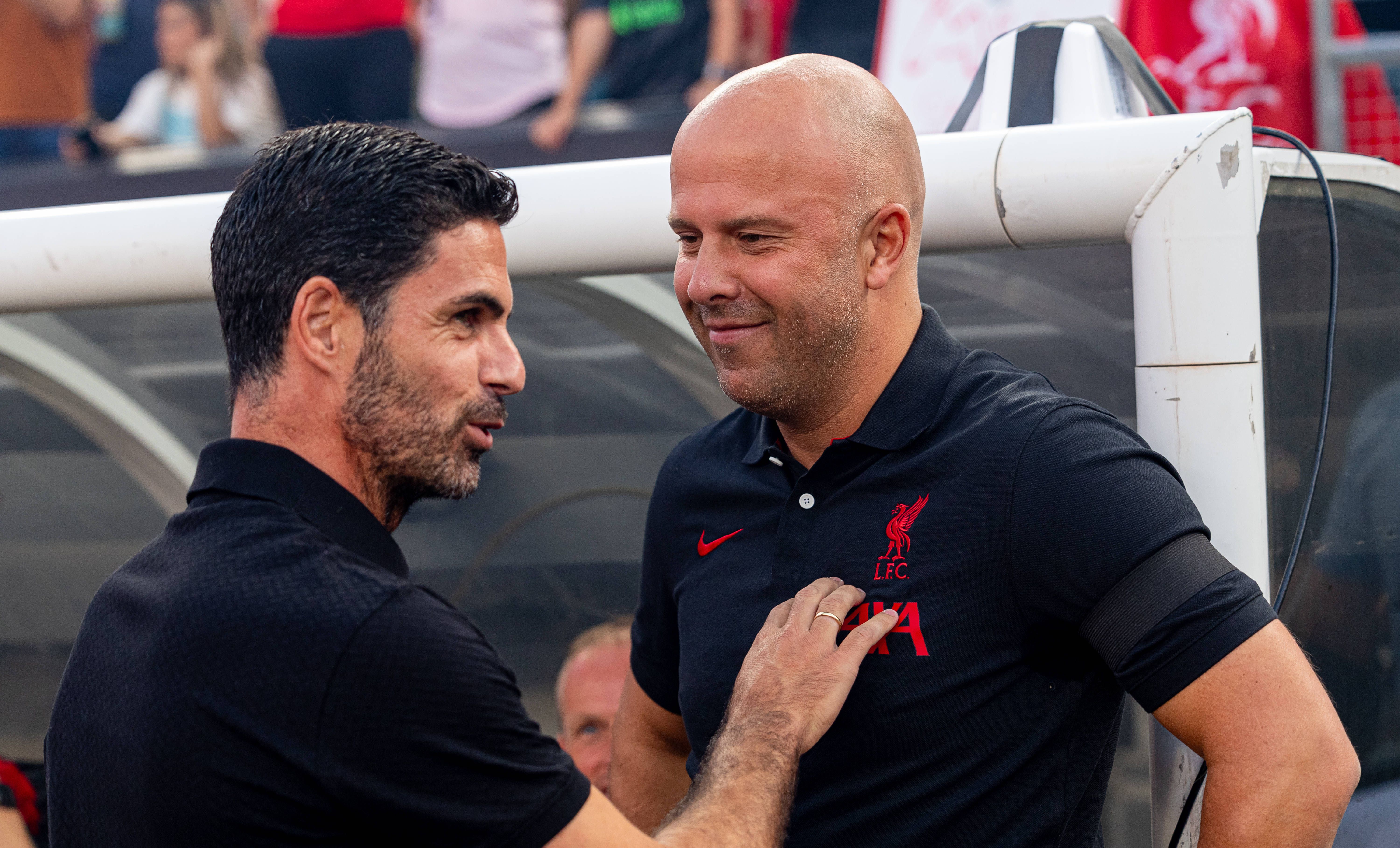 Pode haver campeão esta semana: Slot e Arteta abordam possível título do Liverpool