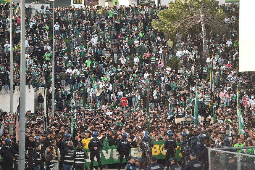 Adeptos do Sporting  (Foto: Miguel Nunes)