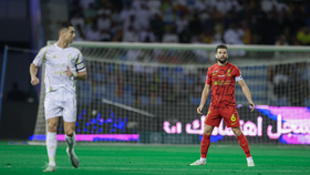Ronaldo e Otávio perdem e falham aproximação ao líder