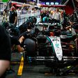 Treino de paragem nas boxes da Mercedes durante os treinos livres do GP Arábia Saudita