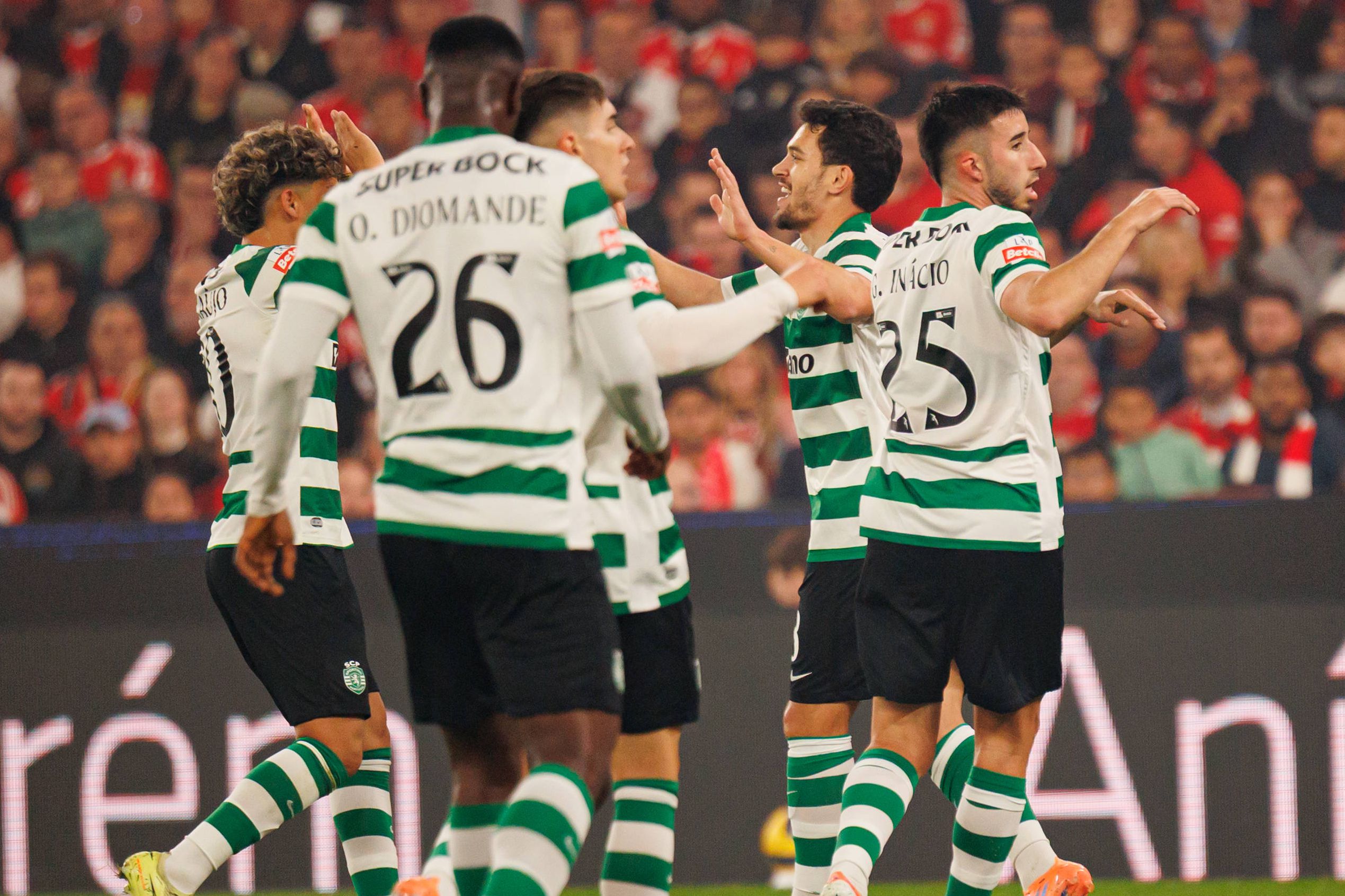 São muitos os leões do atual plantel que sabem o que é sentir a emoção de um dérbi com o Benfica - Foto: IMAGO