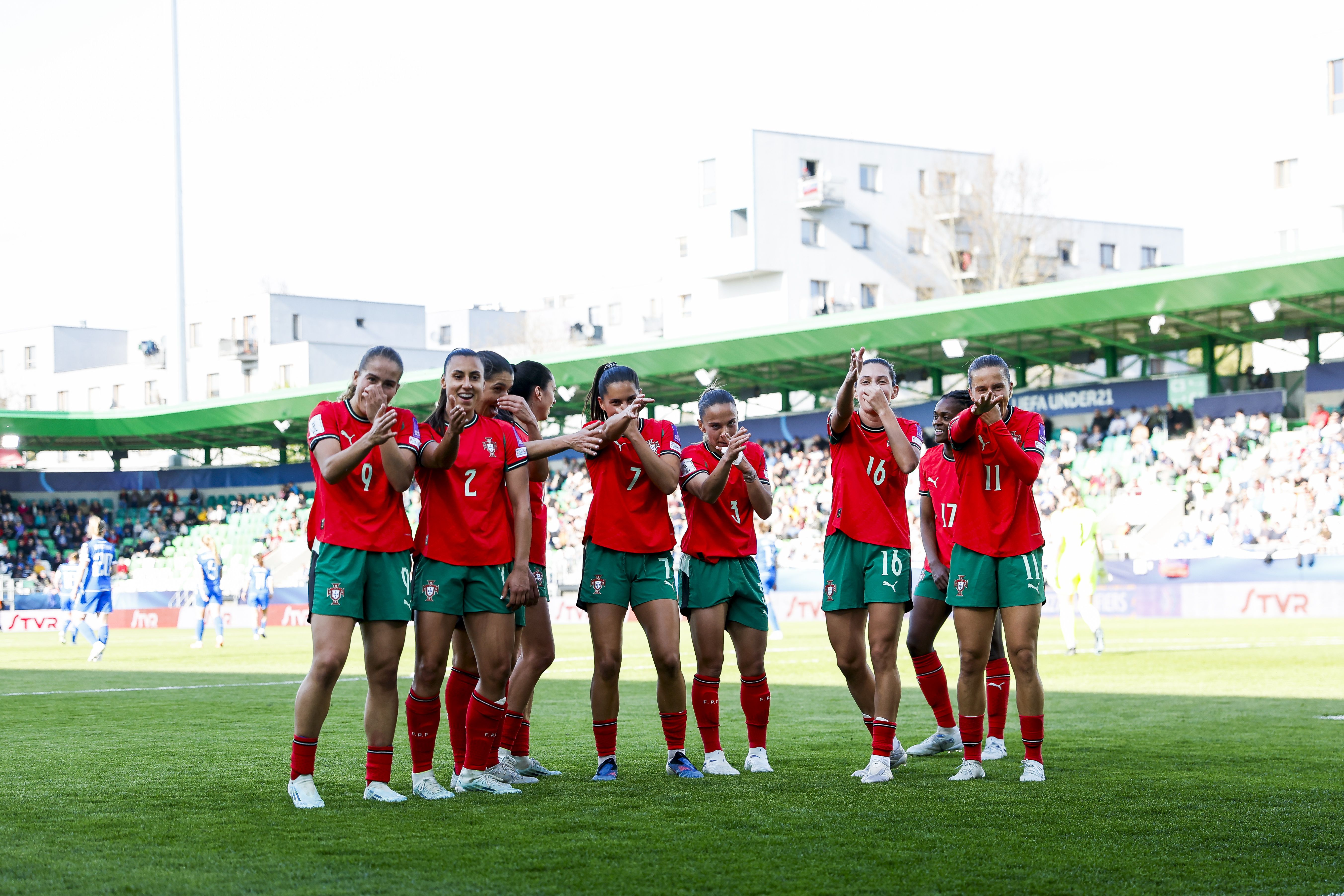 Jogadoras de Portugal festejam golo marcado pela Seleção feminina frente à Eslováquia - Foto: FPF