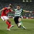 Rafa e Coates, avançado do Benfica e ex-central do Sporting (foto: Rui Raimundo)