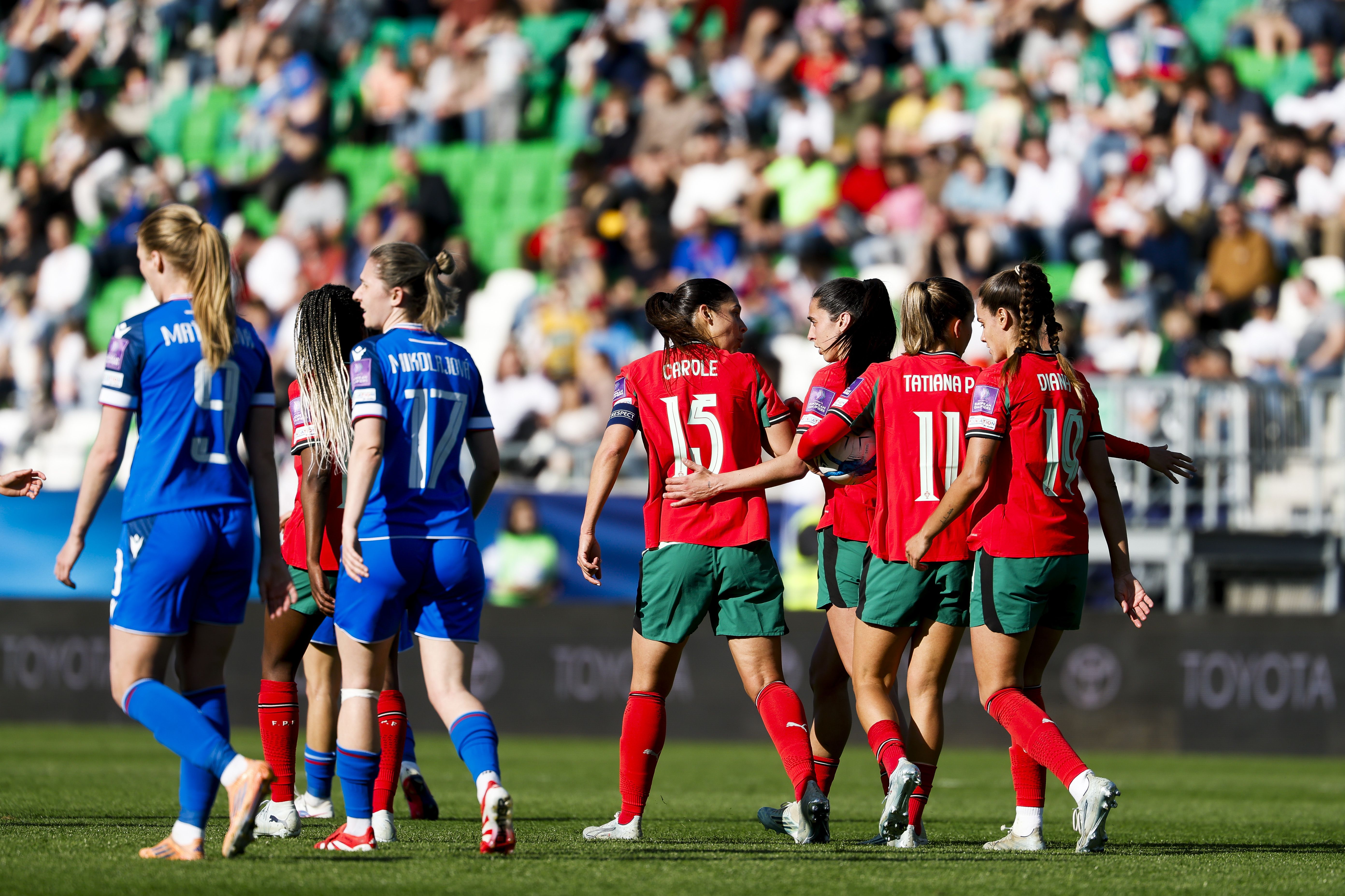 Jogadoras festejam golo marcado pela Seleção feminina frente à Eslováquia - Foto: FPF