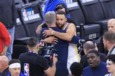 Steph Curry ainda tem contrato com os Warriors - Foto: IMAGO