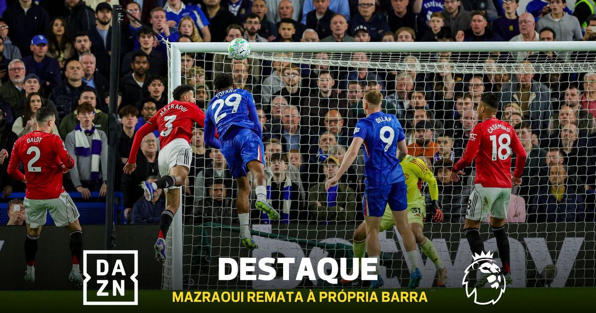 Manchester United salvo pelo ferro pela terceira vez