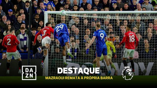 Manchester United salvo pelo ferro pela terceira vez