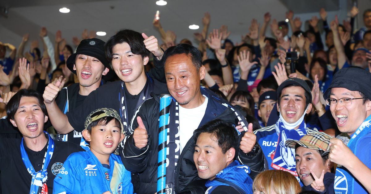 O professor do secundário que espanta o Japão e eliminou Conceição da Champions