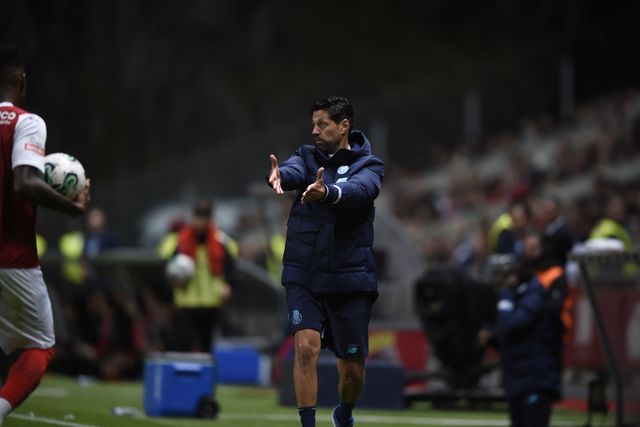 «Vítor Bruno? Momento é tão sensível que não cortar de vez é perigoso»