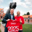 Lille, de Paulo Fonseca, renova com Ismaily