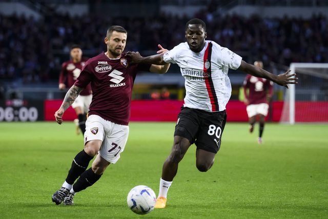 Milan perde na visita a Turim