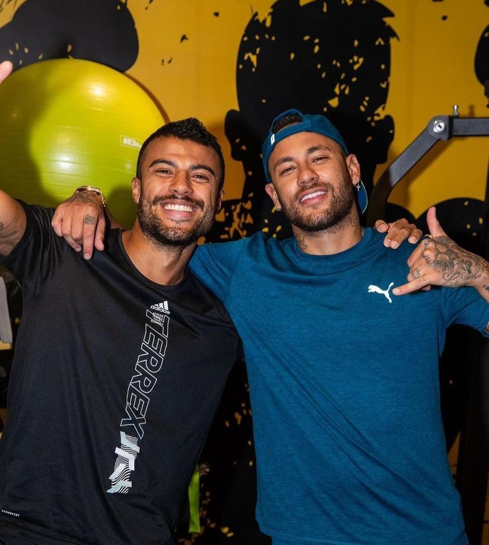 Neymar treina com Rafinha Alcântara (foto)