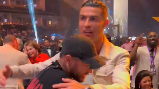 VÍDEO: Cristiano Ronaldo, do encontro com Neymar aos prógnosticos da Premier League