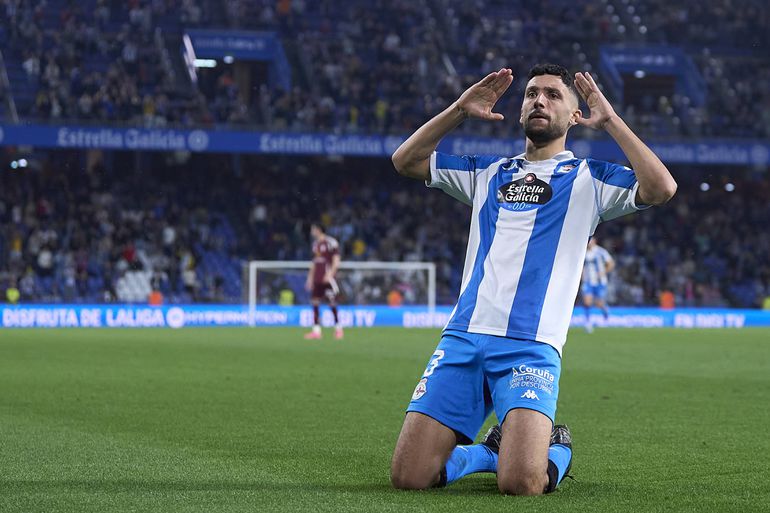 Jogador do Deportivo resgatado após cair em falésia na Corunha