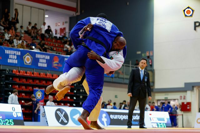 Jorge Fonseca surpreendido em Espanha