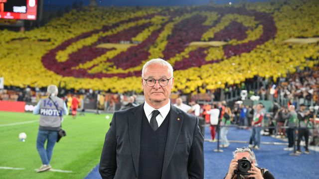Vídeo arrepiante: Ranieri despede-se dos bancos com tributo da Roma 