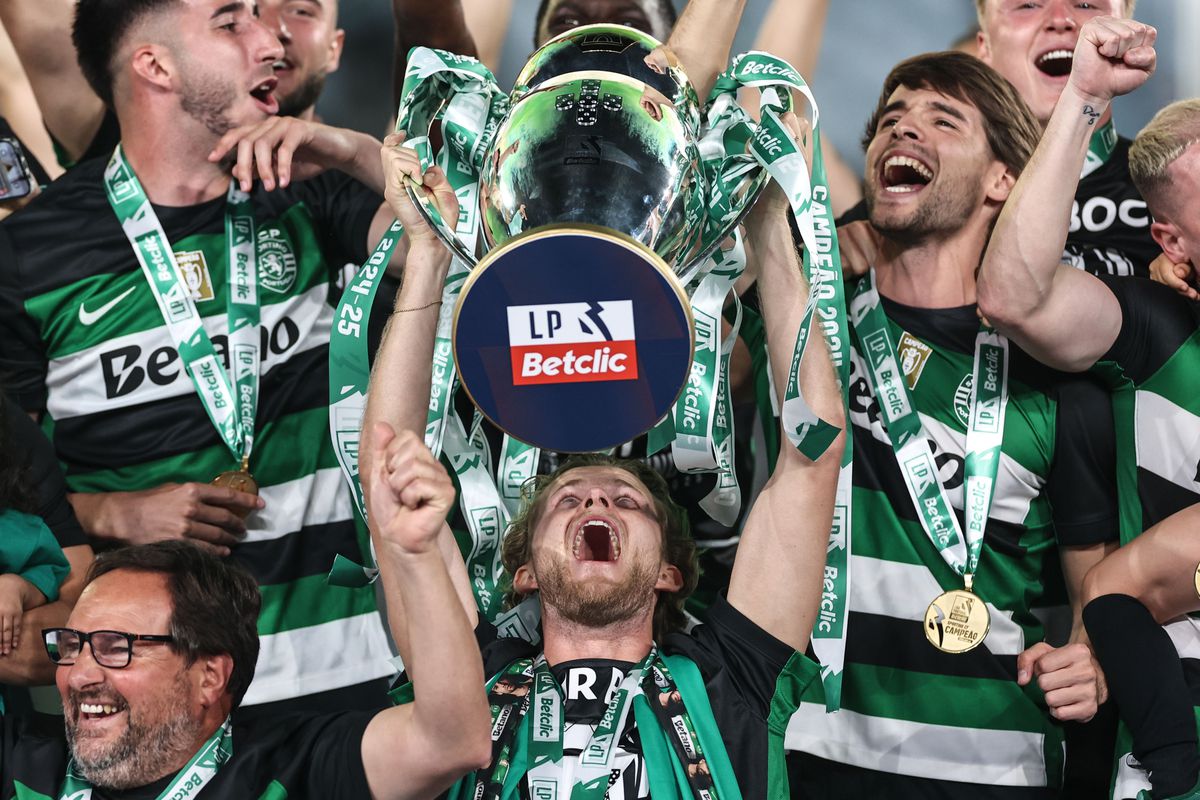 «Uma equipa que ganhou o campeonato com três treinadores, só nós!»