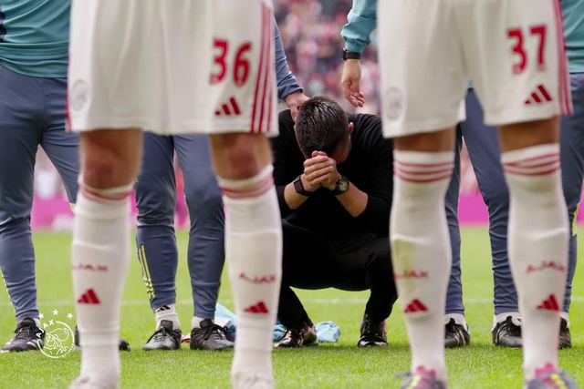 De partir o coração: Farioli destroçado após Ajax perder título