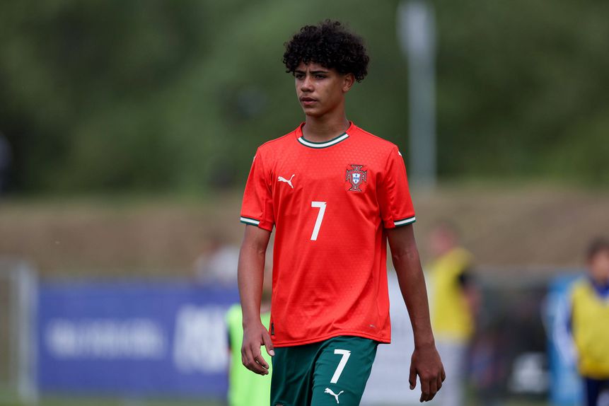 Cristianinho a jogar na Seleção sub-15