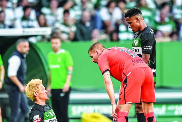 Morita sentiu cãibras e teve de ser substituído aos 76 minutos