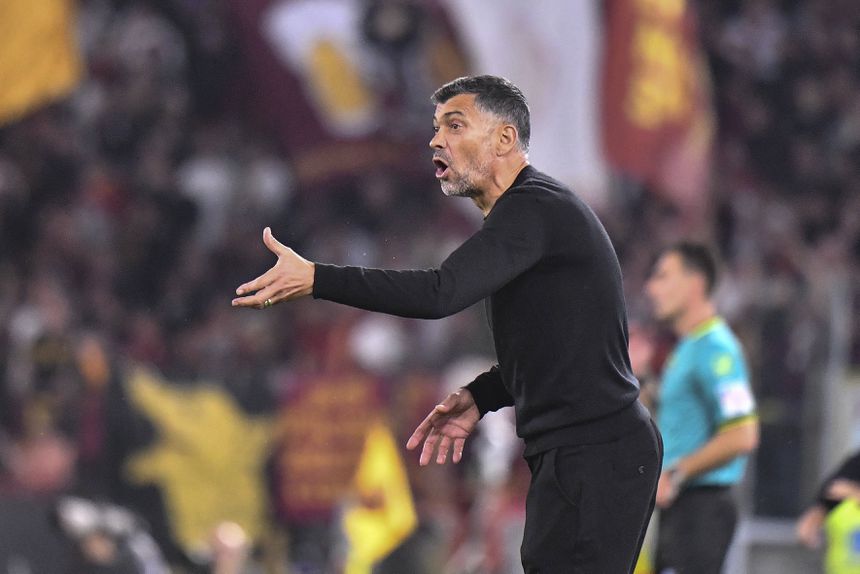 Sérgio Conceição, treinador do Milan em Roma, antes de ser expulso