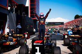 Verstappen «incrivelmente orgulhoso» após vitória em Ímola