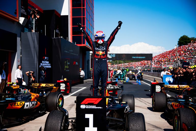 Verstappen «incrivelmente orgulhoso» após vitória em Ímola