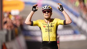 Wout van Aert vence finalmente no Giro